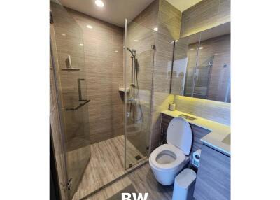 1-BR Condo at Whizdom Essence Sukhumvit near BTS Punnawithi