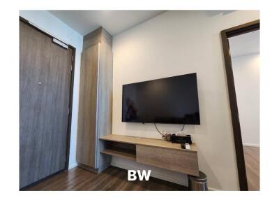 1-BR Condo at Whizdom Essence Sukhumvit near BTS Punnawithi