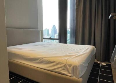 2-BR Condo at Ashton Silom near BTS Chong Nonsi