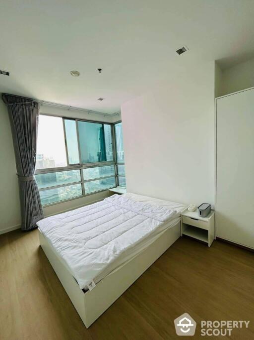 2-BR Condo at Sathorn House Condominium near BTS Surasak