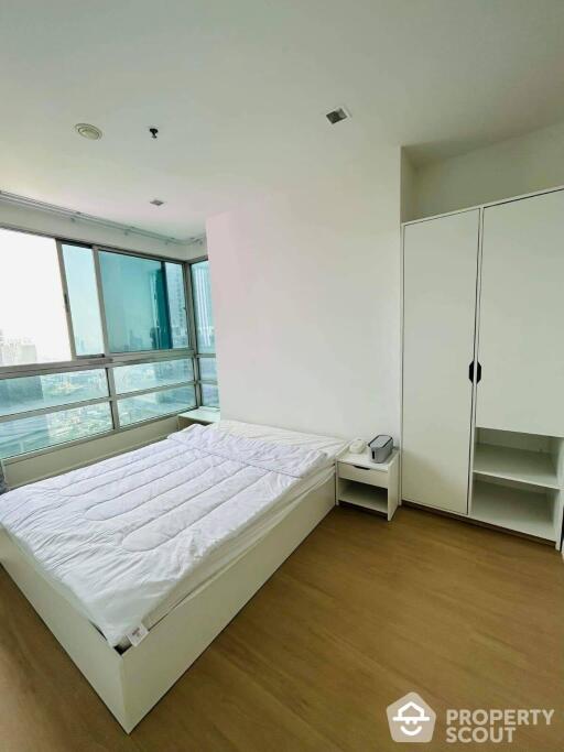 2-BR Condo at Sathorn House Condominium near BTS Surasak