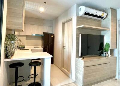 1-BR Condo at Life One Wireless near BTS Phloen Chit