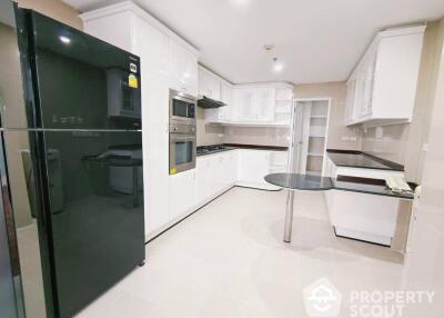 4-BR Apt. near BTS Phrom Phong