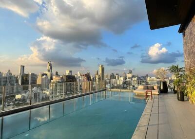 1-BR Condo at Noble Around Sukhumvit 33 near BTS Phrom Phong