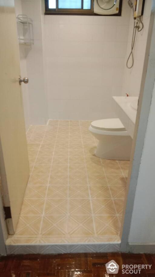 2-BR Apt. near MRT Sukhumvit