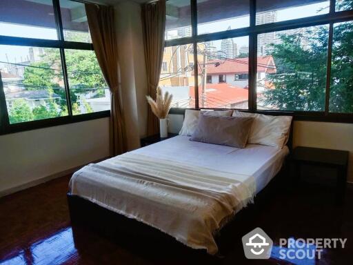 2-BR Apt. near MRT Sukhumvit