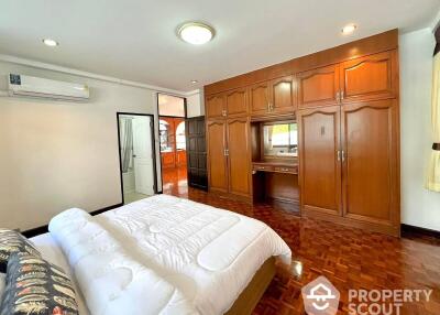 3-BR Apt. near MRT Sukhumvit