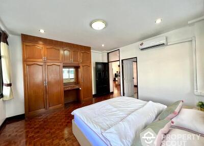 3-BR Apt. near MRT Sukhumvit