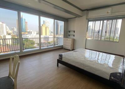 3-BR Apt. near BTS Thong Lor