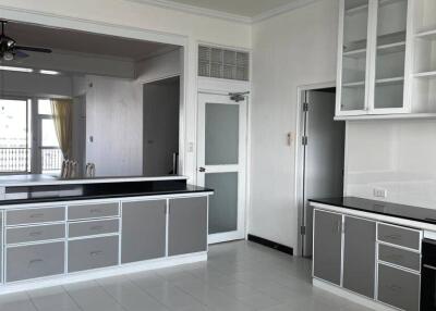 3-BR Apt. near BTS Thong Lor