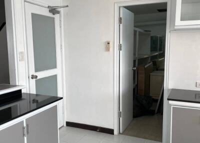 3-BR Apt. near BTS Thong Lor