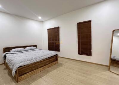 4 Bedrooms House East Pattaya H012079