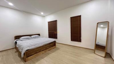 4 Bedrooms House East Pattaya H012079