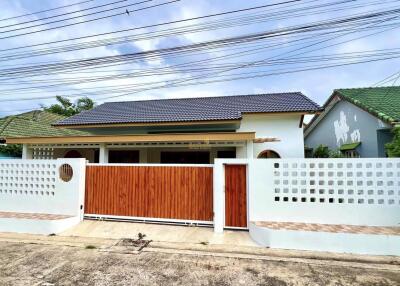 4 Bedrooms House East Pattaya H012079