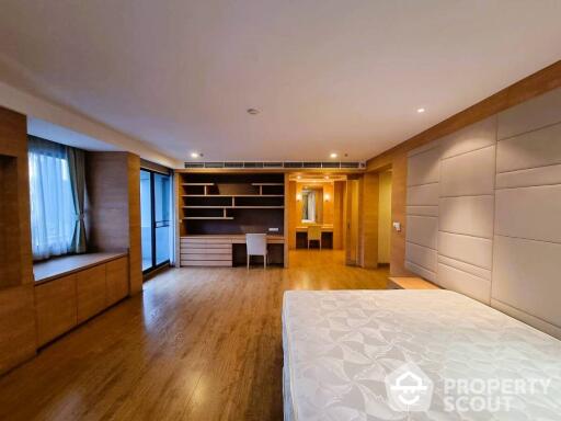 4-BR Apt. near BTS Ekkamai