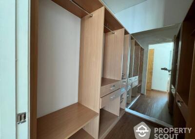 2-BR Condo at Fullerton Sukhumvit near BTS Ekkamai