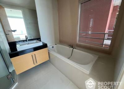 2-BR Condo at Fullerton Sukhumvit near BTS Ekkamai