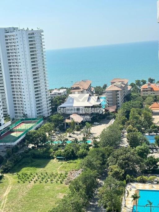 Spacious studio for sale in View Talay 5, Jomtien.