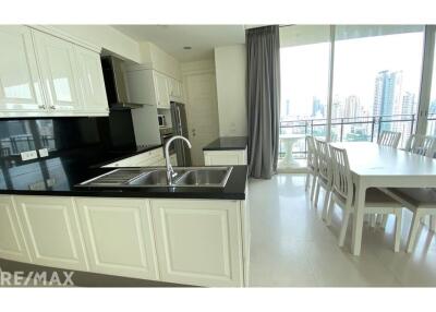 Luxurious 2-BR Royce Condo in Watthana for Rent