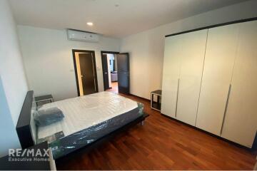 "Spacious Condo in Bangkok with Full Amenities"