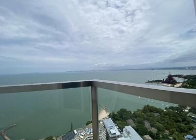 Balcony with ocean view