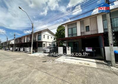 Street view of residential townhouses