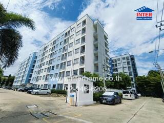 Exterior view of apartment building