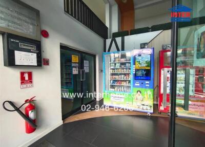 Lobby area with vending machines