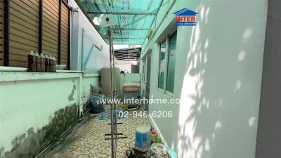 Covered outdoor walkway with utilities