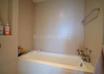 Modern bathroom with a bathtub