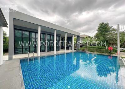 Modern building with outdoor swimming pool