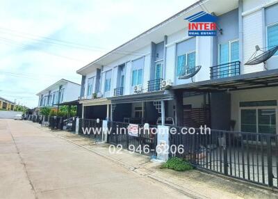 Exterior view of residential townhouses