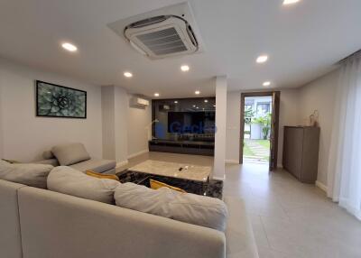 4 Bedrooms House in Serenity Jomtien Villas Jomtien H011895