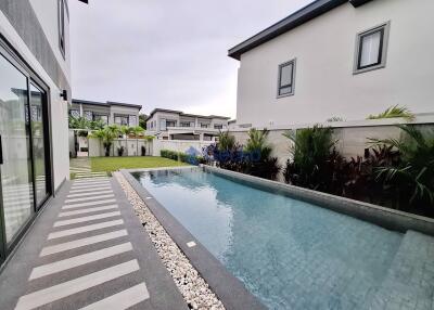 4 Bedrooms House in Serenity Jomtien Villas Jomtien H011895