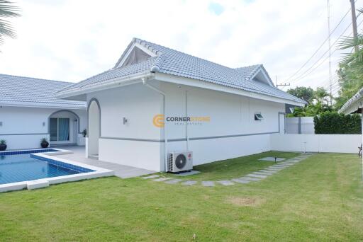 3 bedroom House in Impress House East Pattaya