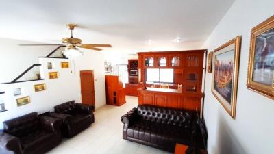 2-storey house for sale on Pratamnak Hill