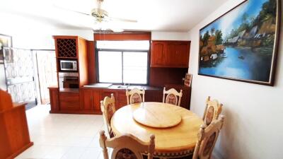 2-storey house for sale on Pratamnak Hill