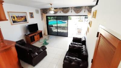 2-storey house for sale on Pratamnak Hill