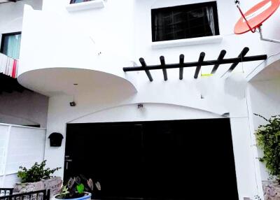 2-storey house for sale on Pratamnak Hill