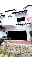 2-storey house for sale on Pratamnak Hill