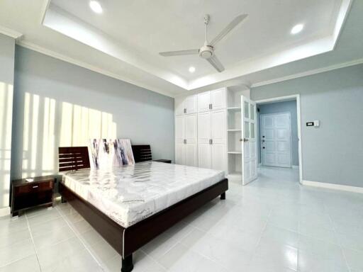 Spacious condo with 1 bedroom for sale