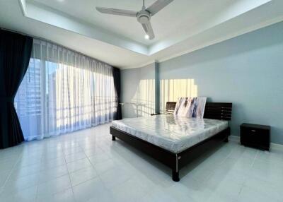 Spacious condo with 1 bedroom for sale