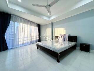 Spacious condo with 1 bedroom for sale