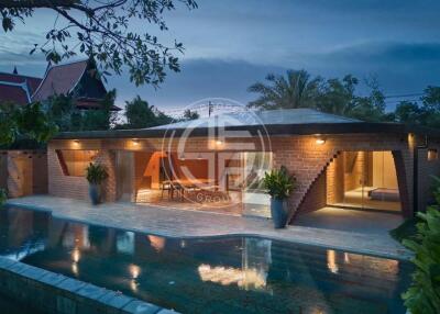 4+1 Bedrooms Tropical Modern Villa in Bangtao