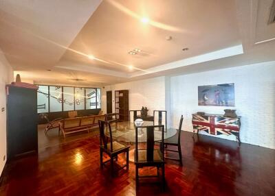 3-bedroom spacious river view condo for sale in Rama 3