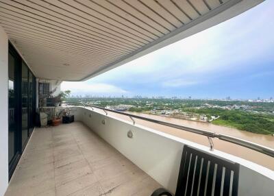 3-bedroom spacious river view condo for sale in Rama 3