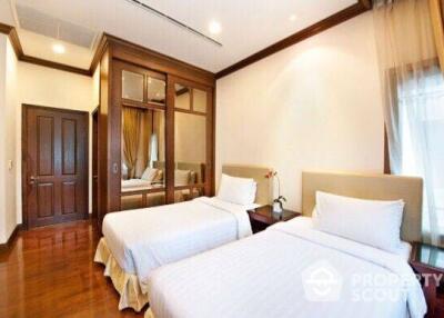 5-BR House near BTS Surasak (ID 366244)