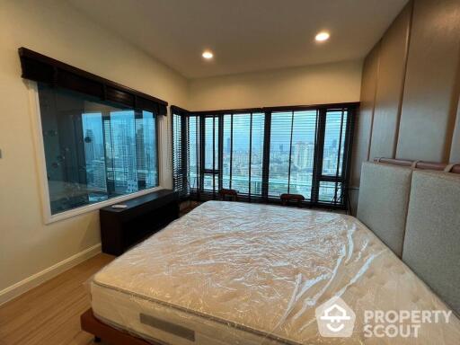 3-BR Duplex at The Crest Sukhumvit 34 near BTS Thong Lor