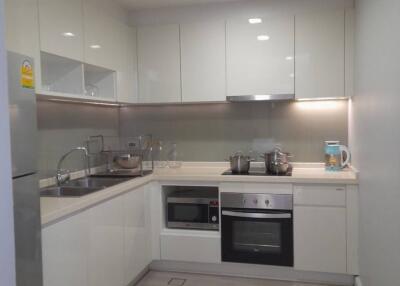 2-BR Apt. near MRT Sukhumvit