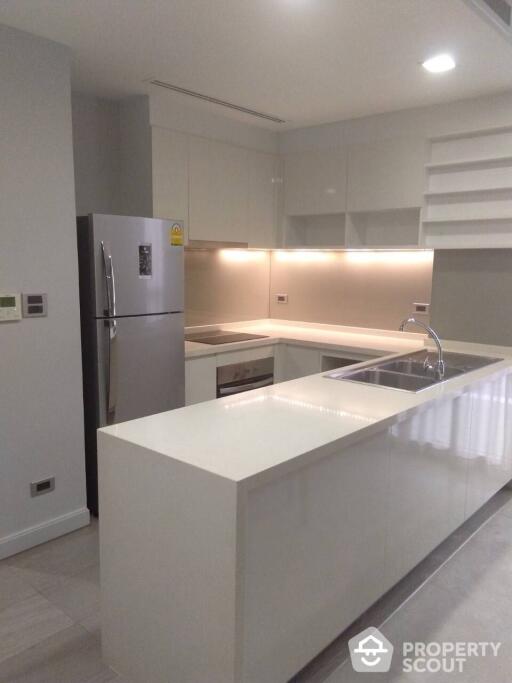 2-BR Apt. near MRT Sukhumvit